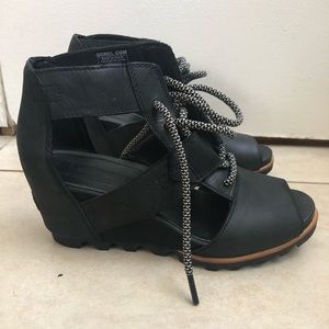 Black Sorel wedges